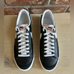 Nike Men’s Blazer Low ‘77
